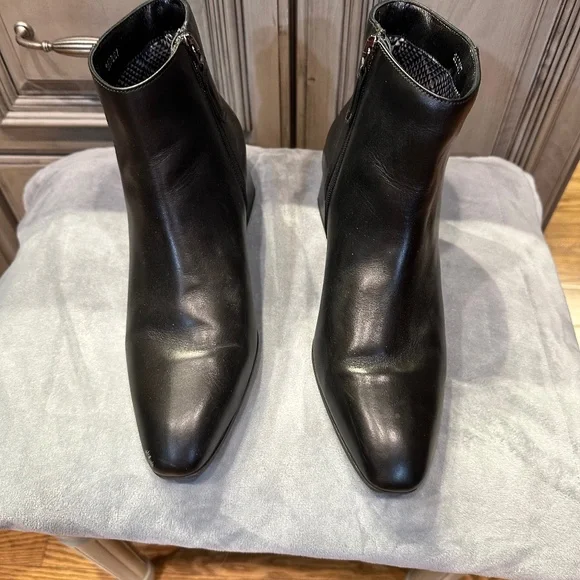 Aquatalia Black Ankle Boots - Picture 1 of 4